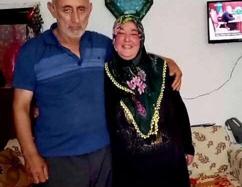 Baba kız buluştu, acı yıllar ile dolu dünya sürgünü sona erdi