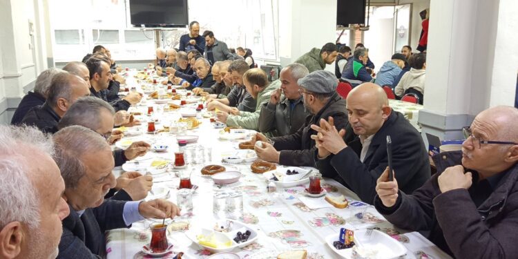Bursa Giresun Doğankent derneği sabah kahvaltısında buluştu.   Gurbette Bir Sofra, Aynı Yürek.