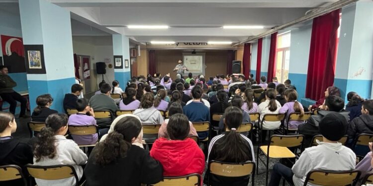 DOĞANKENT MÜFTÜLÜĞÜ ÇEDES PROJESİ KAPSAMINDA MERKEZ İLKÖĞRETİM OKULUNU ZİYARET ETTİ.