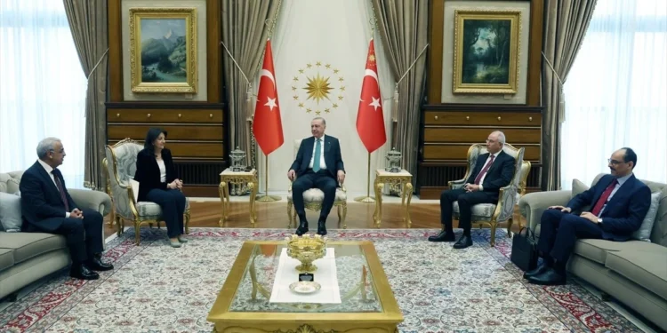 Cumhurbaşkanı Erdoğan, DEM heyetiyle bir araya geldi