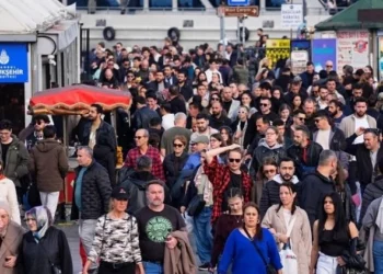 İstanbul’da bugün hava sıcaklığı öğle saatlerinde 23 dereceye ulaştı