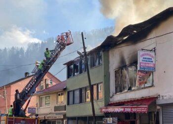 ŞANTİYEDE (BÖĞÜRTLEN BÜKÜ) YANGIN