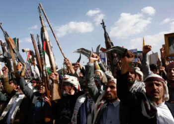 Husiler, ABD/İsrail-İran çatışmaya dahil olarak yine İsrail’e füze attı