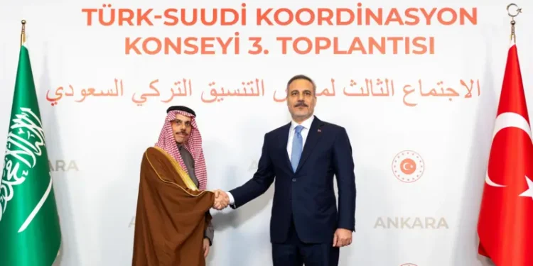 TÜRKİYE İLE SUUDİ ARABİSTAN ARASINDA VİZE MUAFİYETİ ANLAŞMASI İMZALANDI